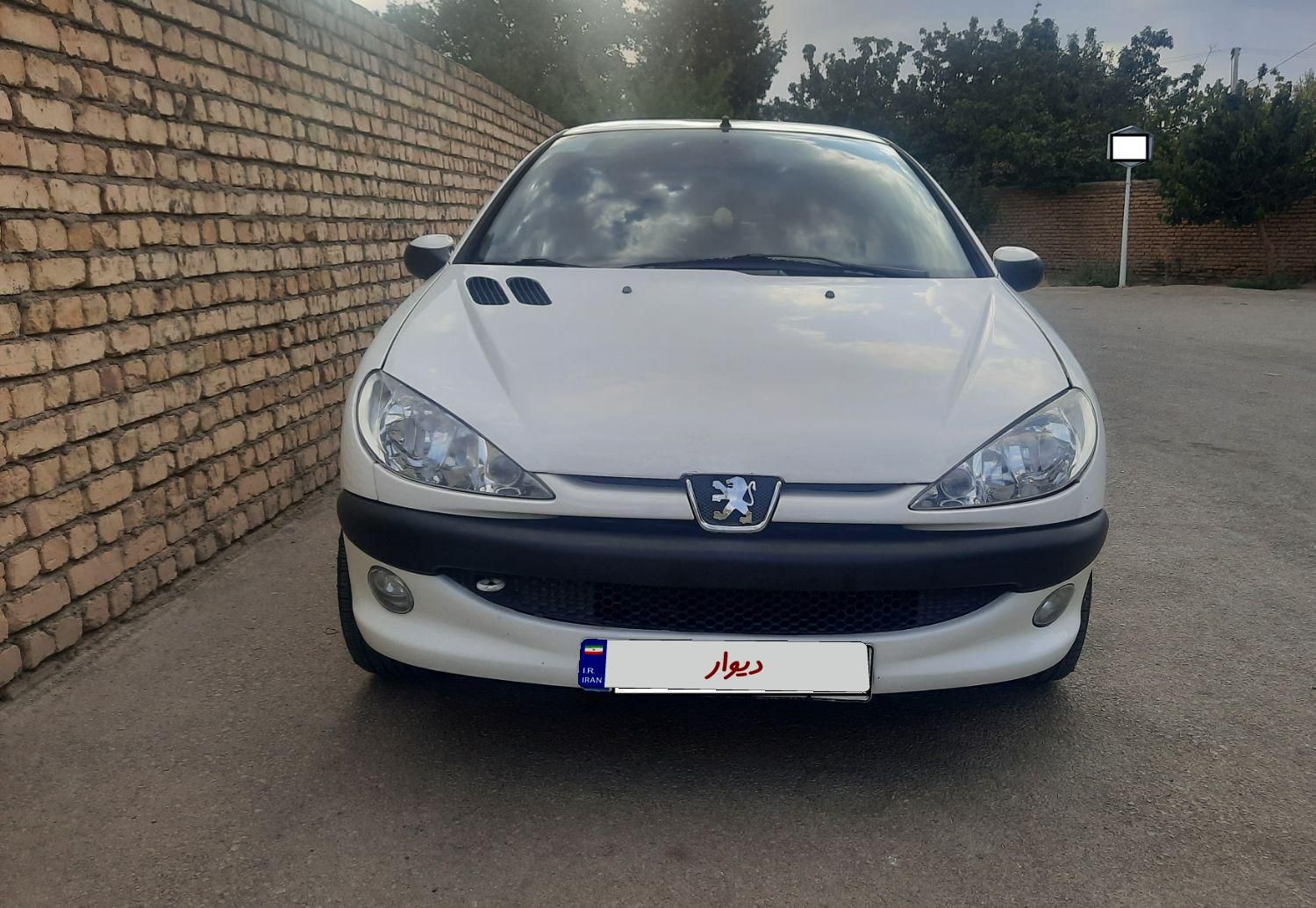 پژو ۲۰۶ صندوق دار v8 - 1394