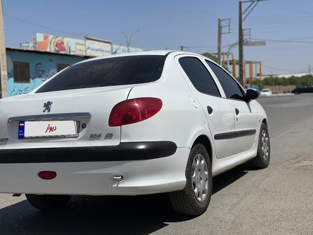 پژو ۲۰۶ صندوق دار v8 - 1392