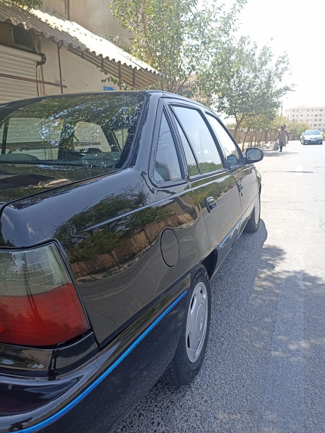 دوو سیلو سدان - 1382