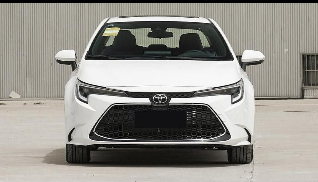 تویوتا کمری XLE - 2024