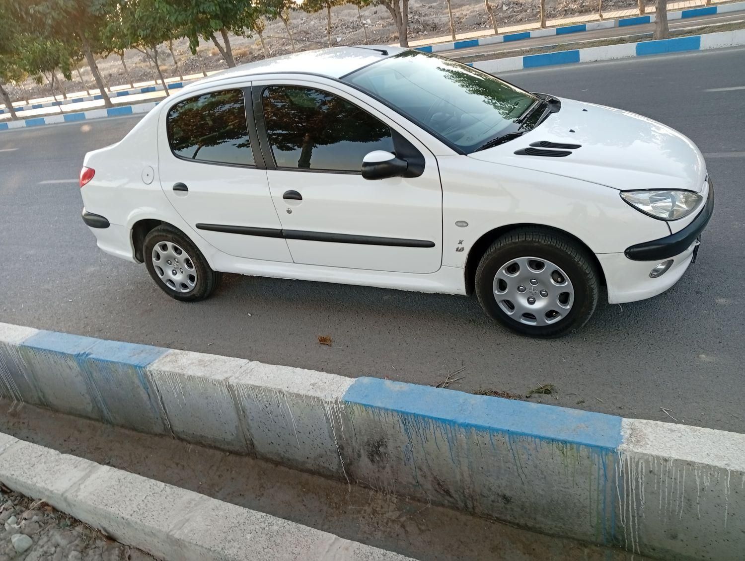 پژو ۲۰۶ صندوق دار v8 - 1390