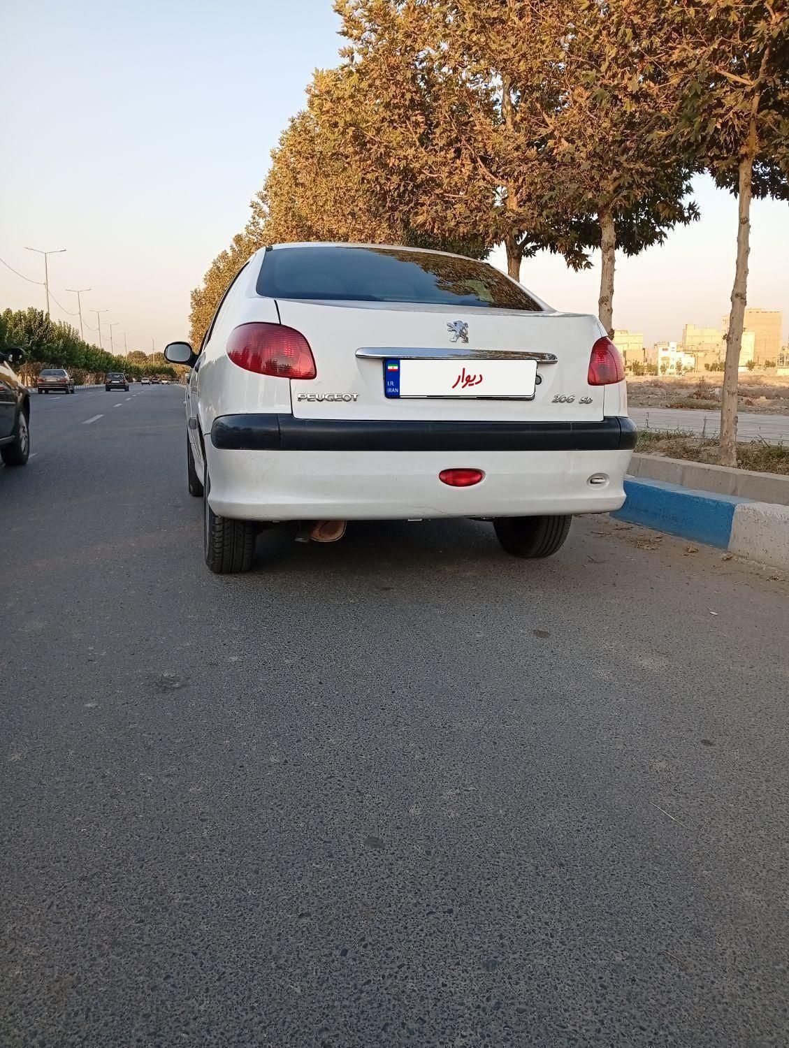پژو ۲۰۶ صندوق دار v8 - 1390