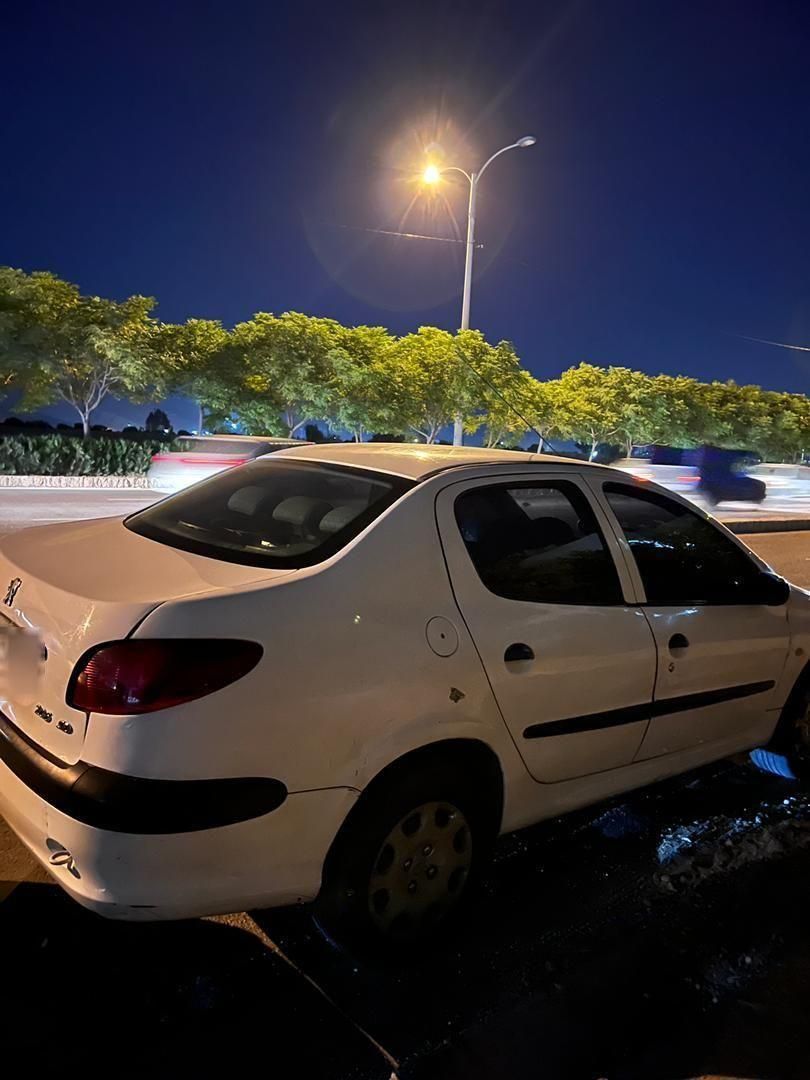 پژو ۲۰۶ صندوق دار v8 - 1390