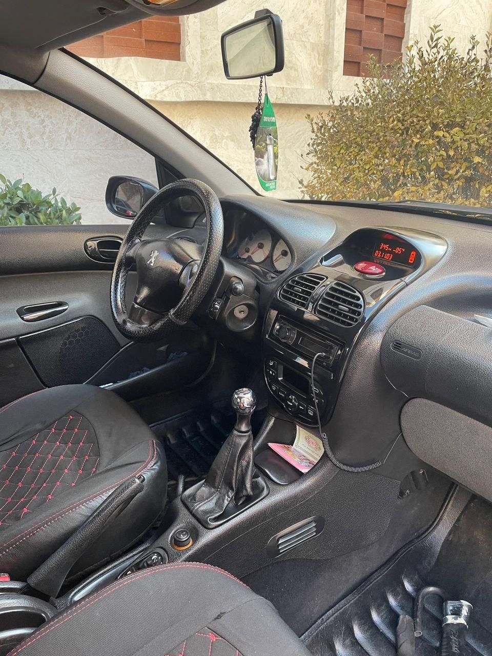 پژو ۲۰۶ صندوق دار v8 - 1393