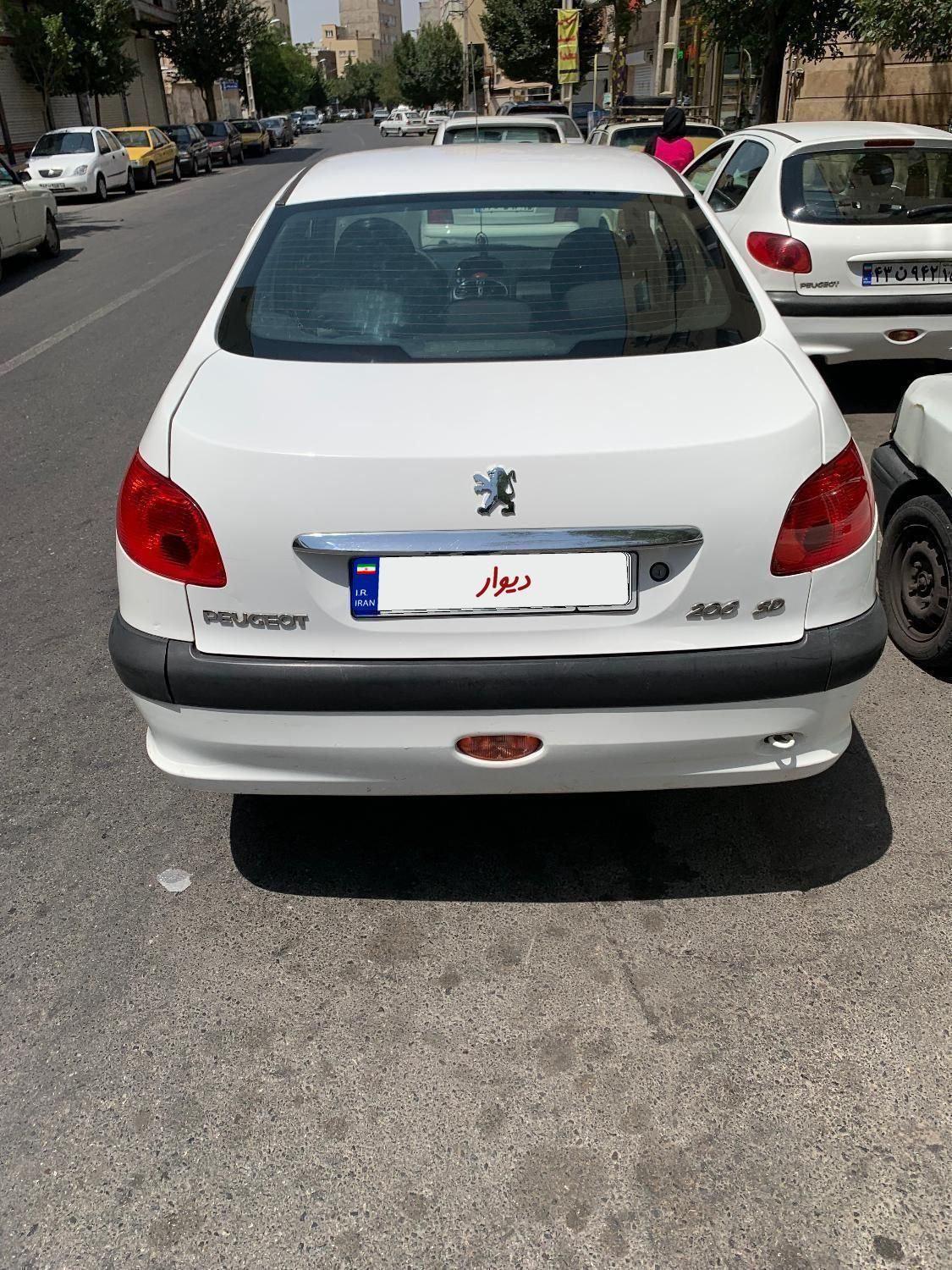پژو ۲۰۶ صندوق دار v8 - 1390