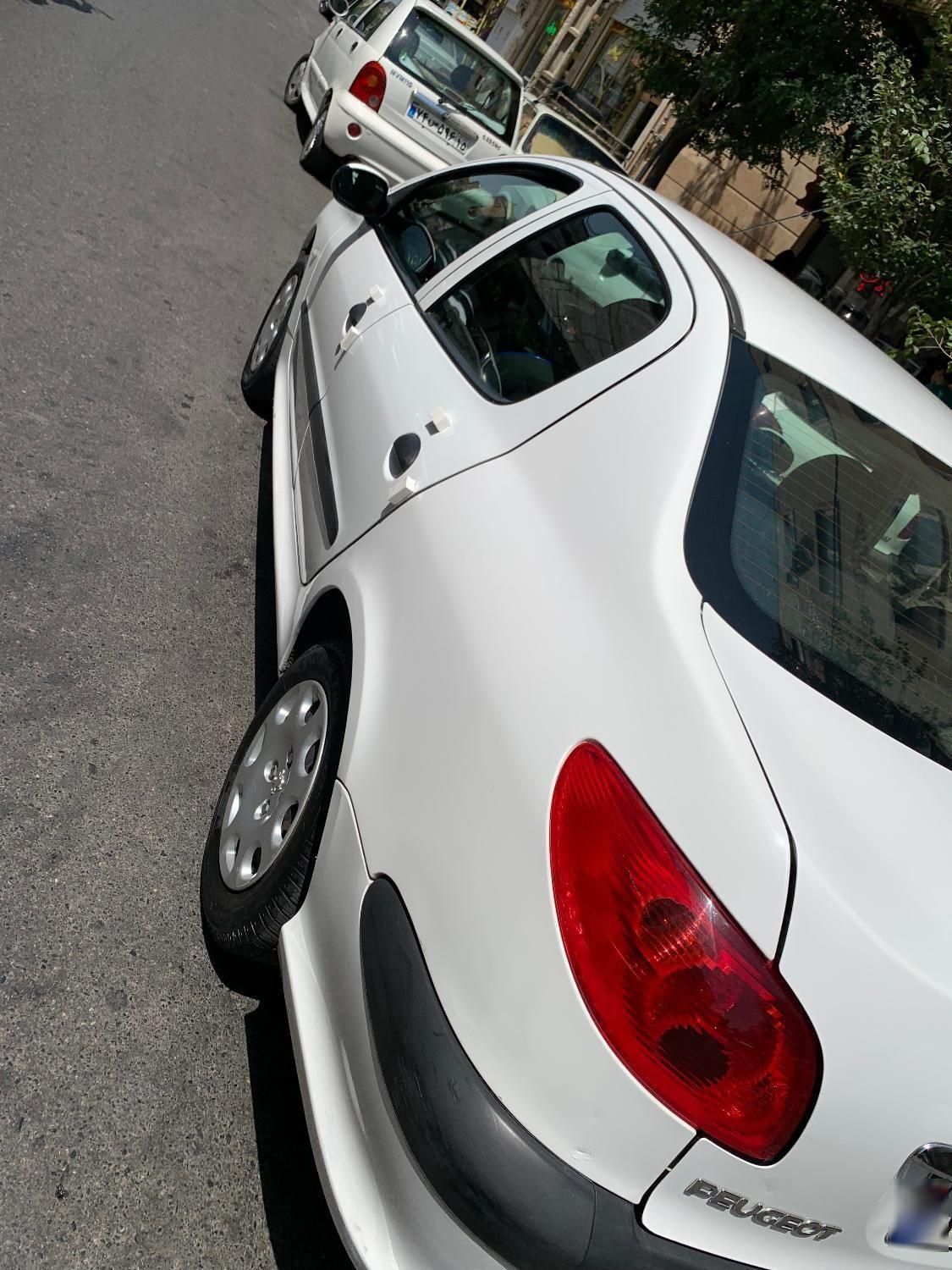 پژو ۲۰۶ صندوق دار v8 - 1390