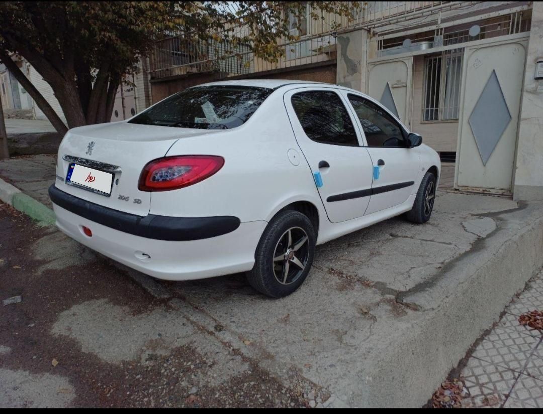 پژو ۲۰۶ صندوق دار v8 - 1397
