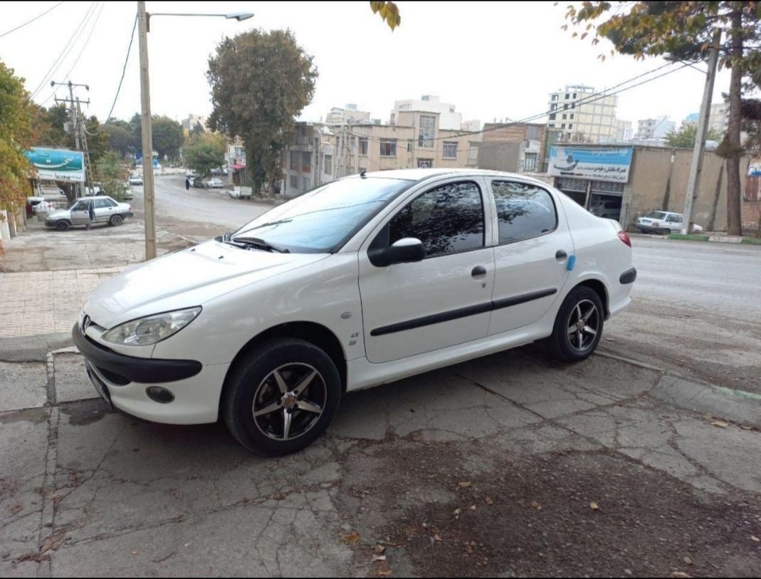 خودرو پژو، ۲۰۶ صندوق دار آگهی ann_19528086