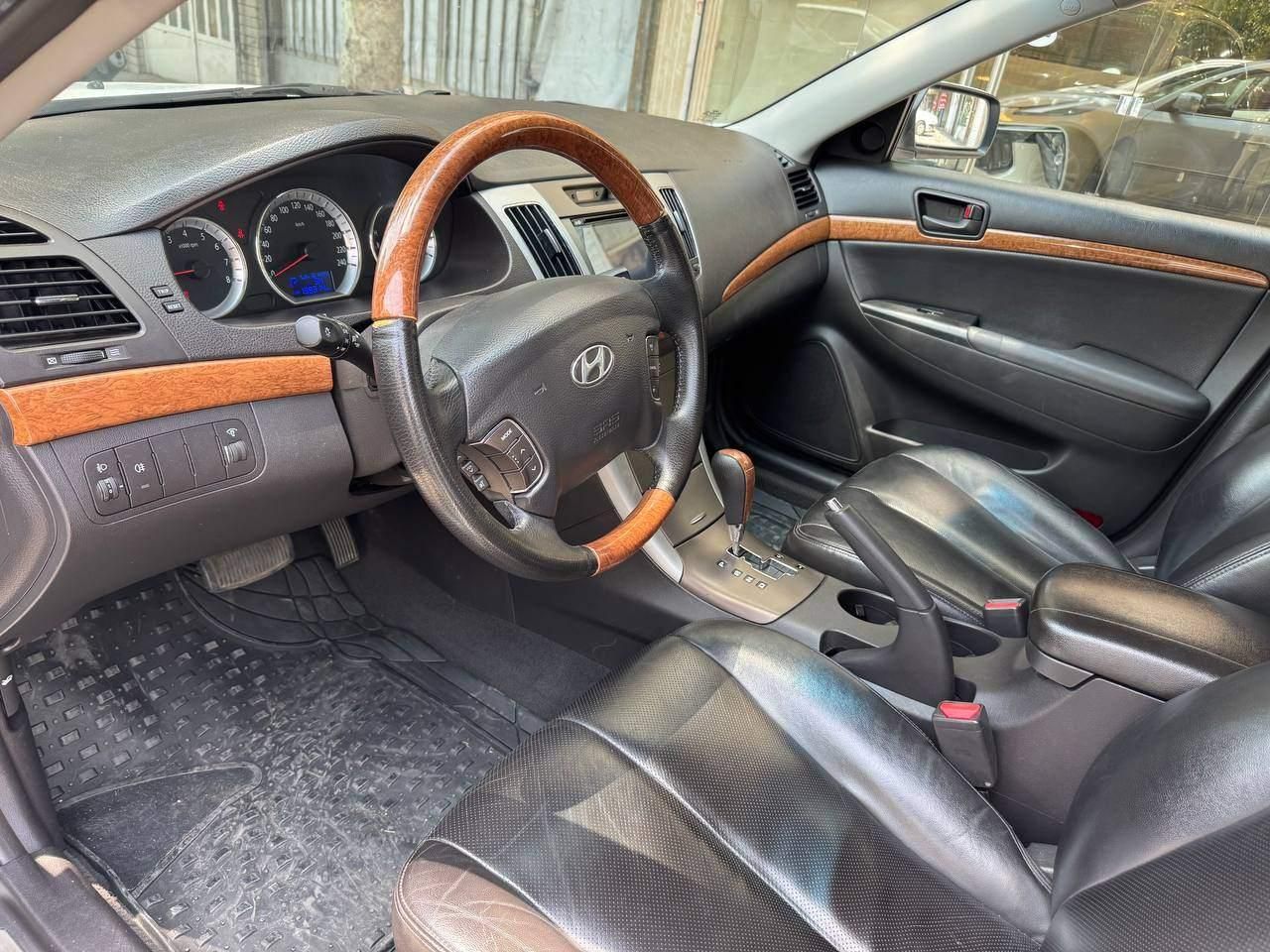 هیوندای سوناتا اتوماتیک NF 2400 - 2010
