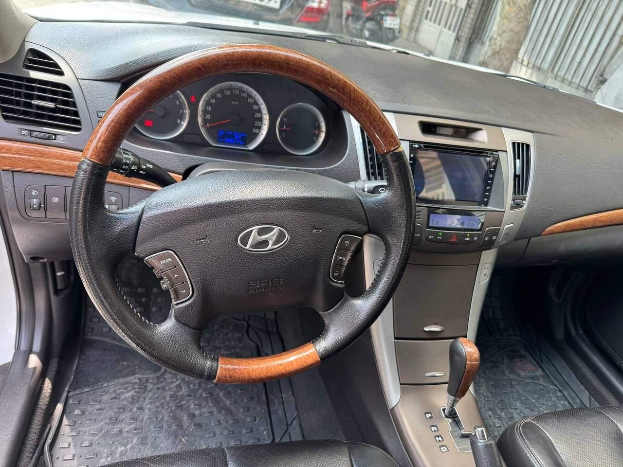 هیوندای سوناتا اتوماتیک NF 2400 - 2010