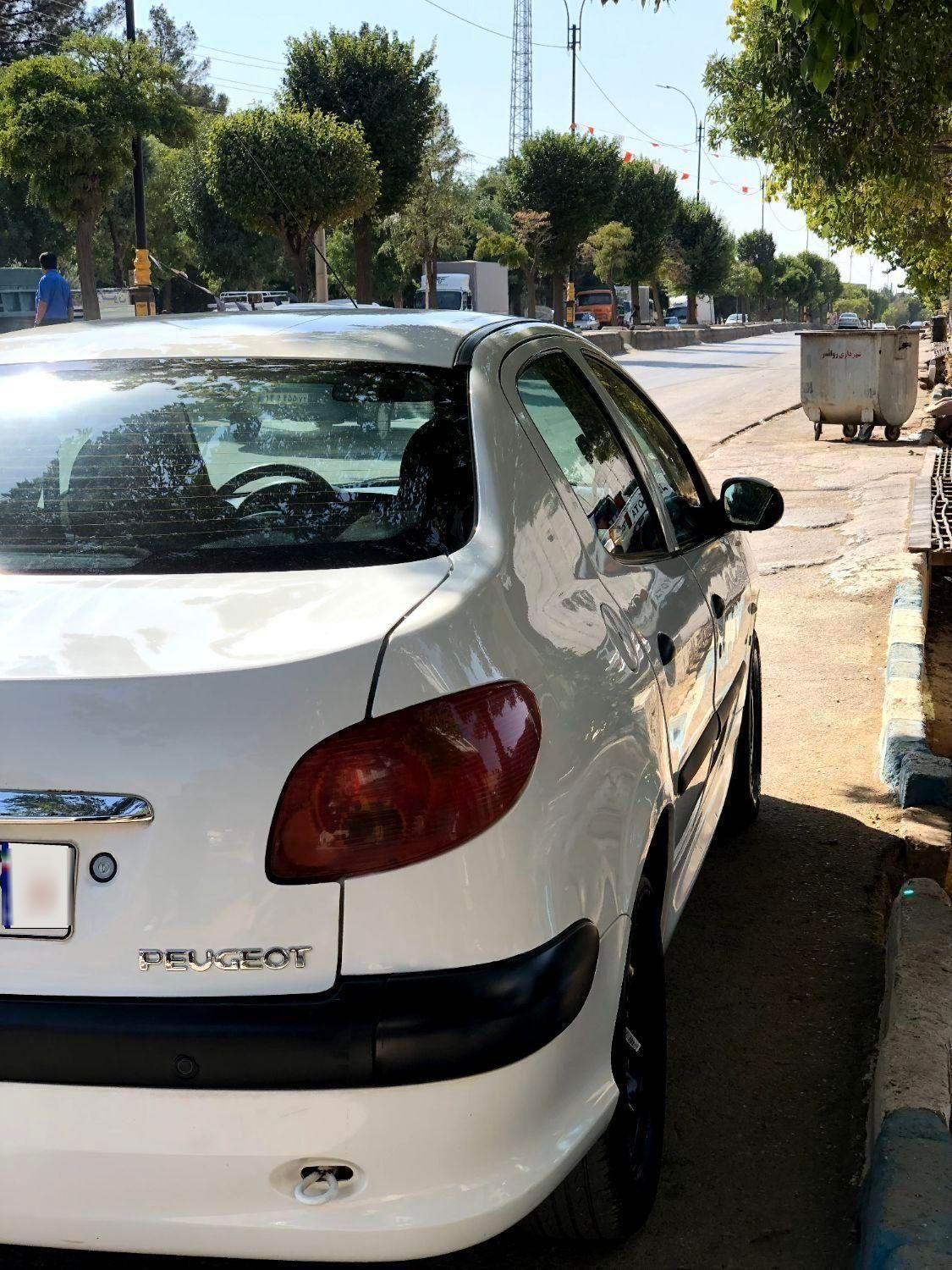 پژو ۲۰۶ صندوق دار v8 - 1396
