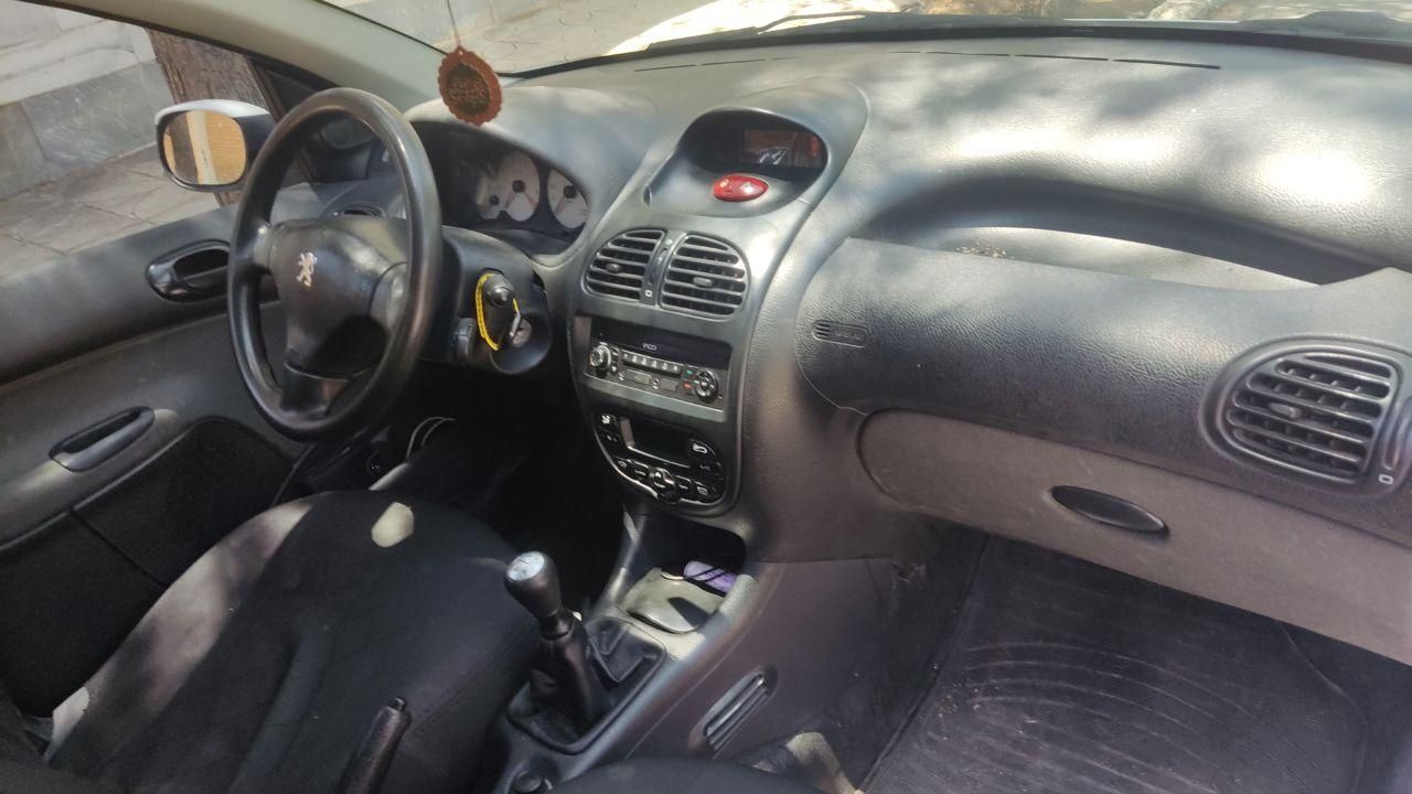 پژو ۲۰۶ صندوق دار v8 - 1399