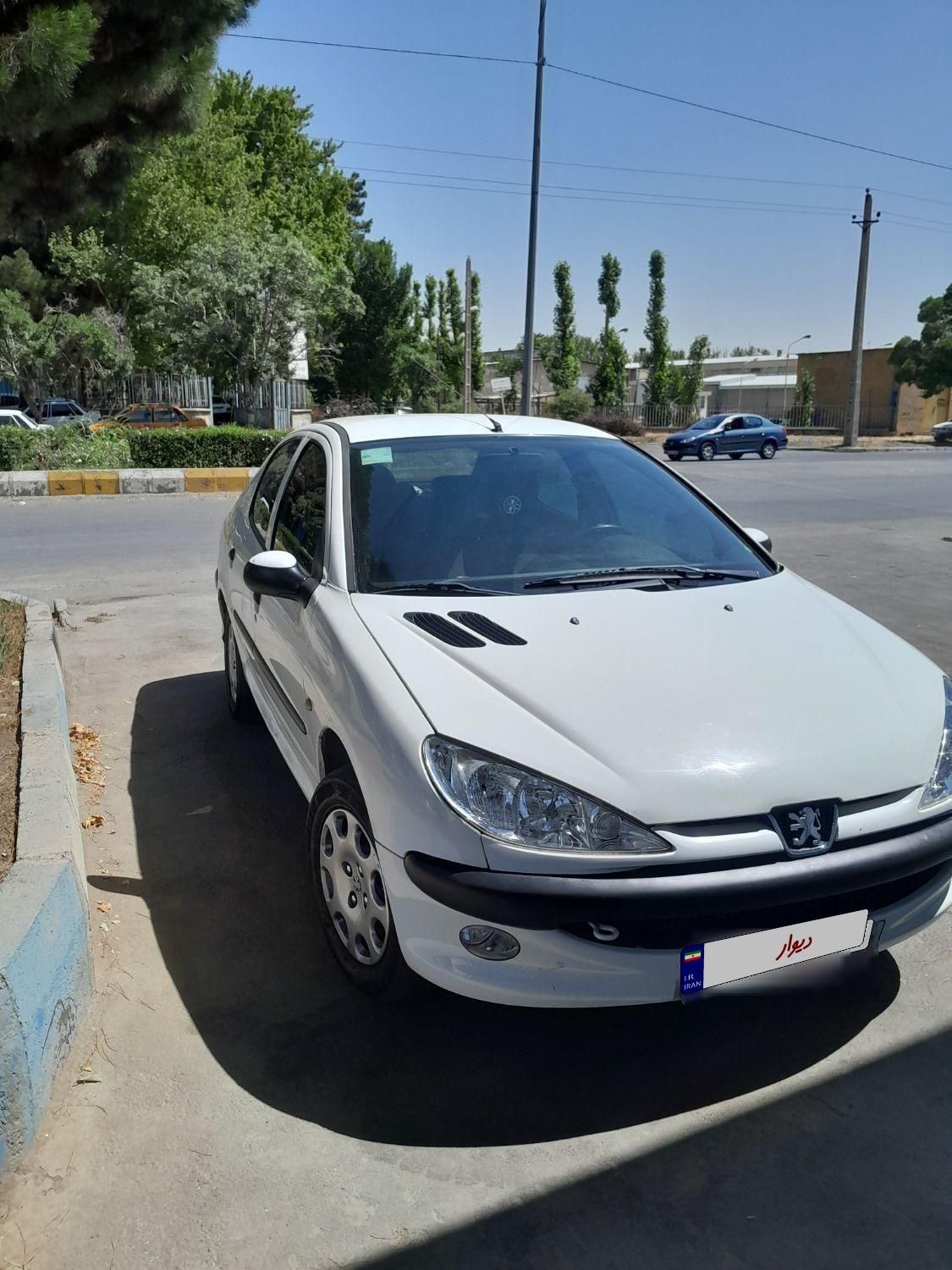 پژو ۲۰۶ صندوق دار v8 - 1393