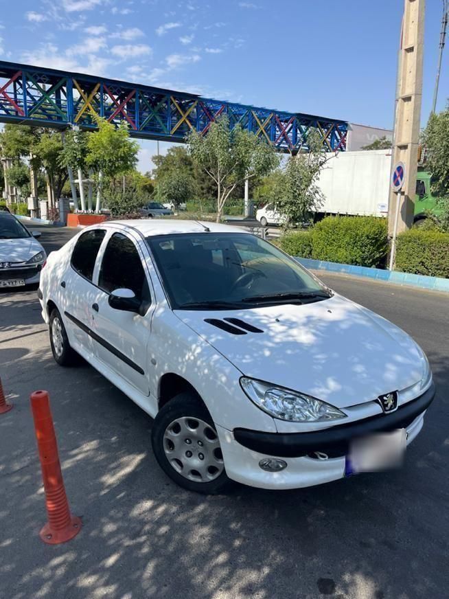 پژو ۲۰۶ صندوق دار v8 - 1390