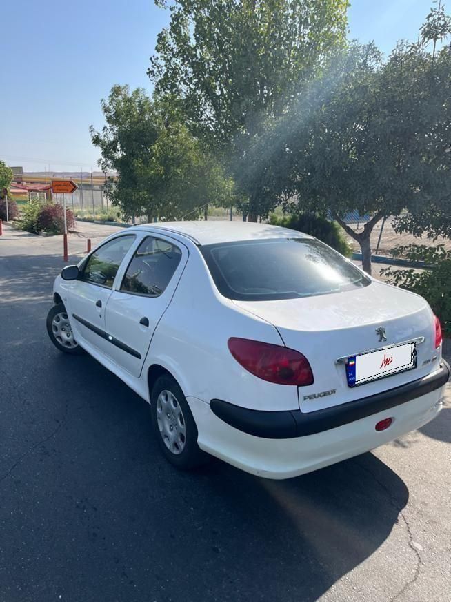 پژو ۲۰۶ صندوق دار v8 - 1390