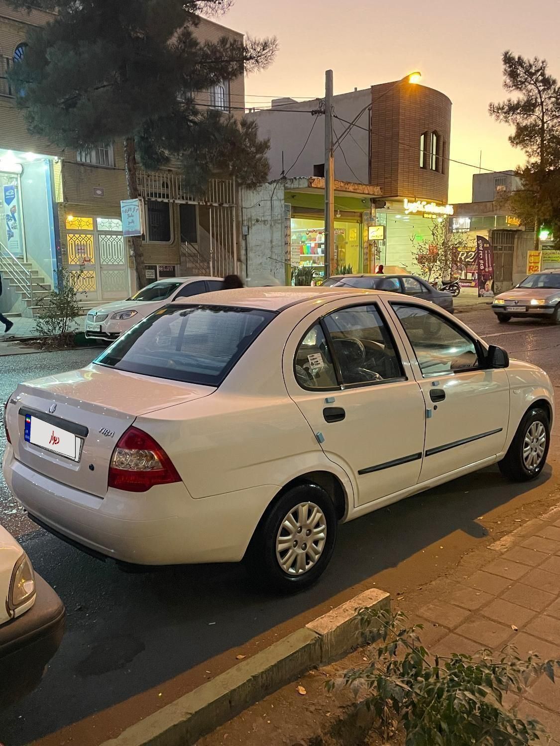 تیبا صندوق دار SX - 1400