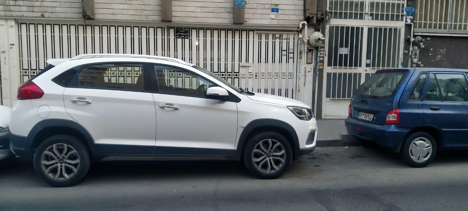 ام وی ام X22 دنده‌ای لاکچری - 1398