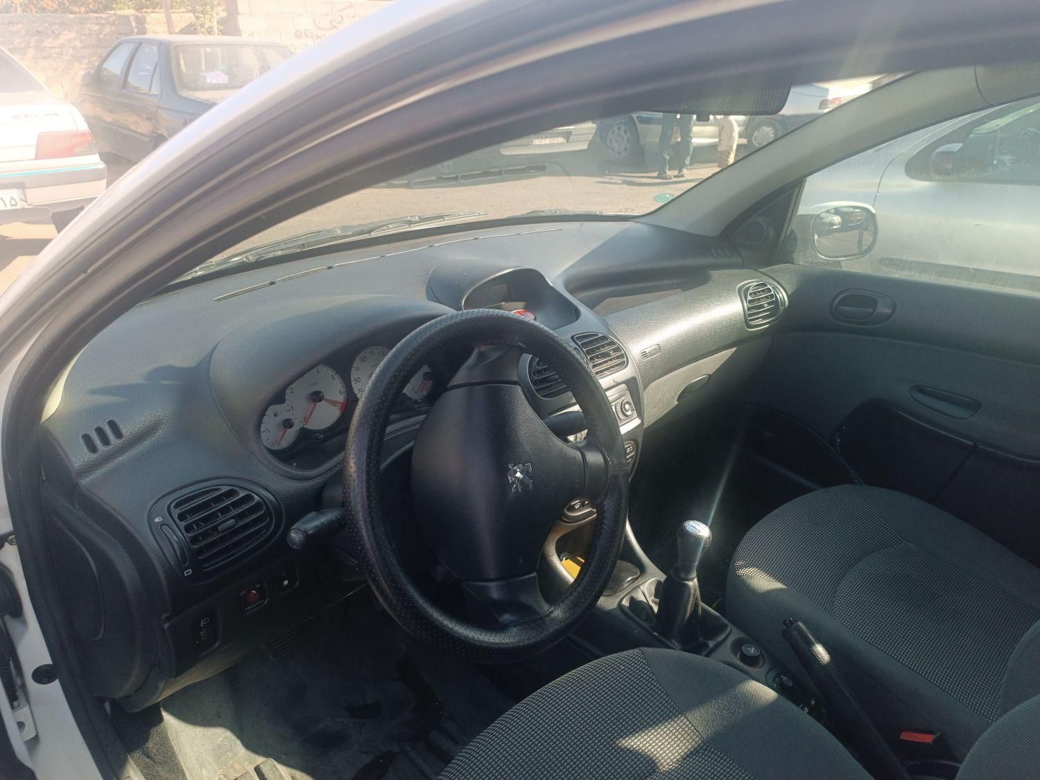 پژو ۲۰۶ صندوق دار v8 - 1399