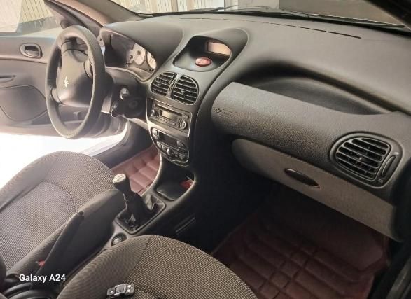 پژو ۲۰۶ صندوق دار v8 - 1396
