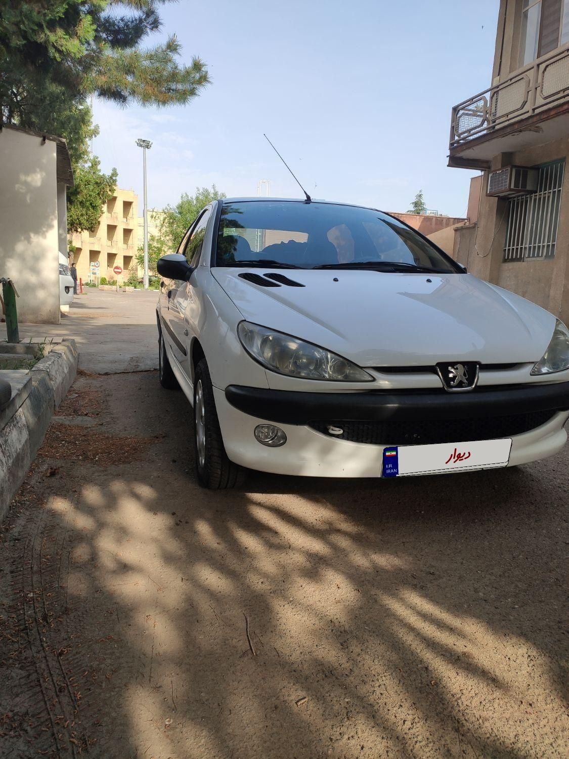 پژو ۲۰۶ صندوق دار v8 - 1398