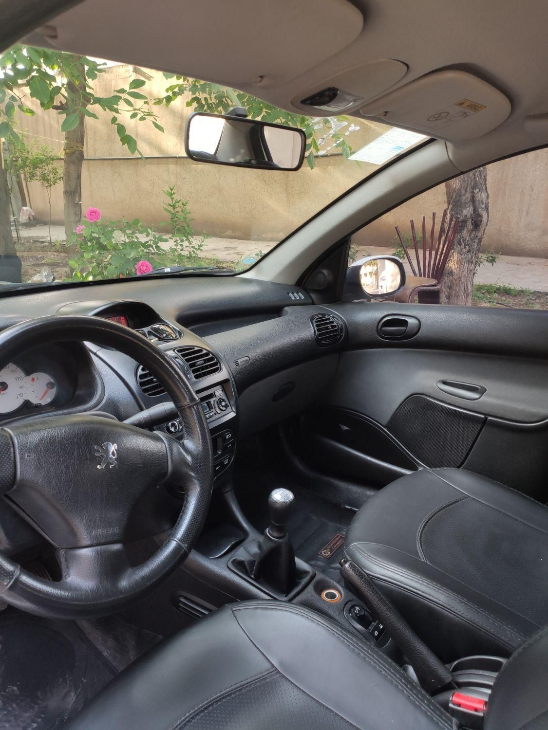 پژو ۲۰۶ صندوق دار v8 - 1398
