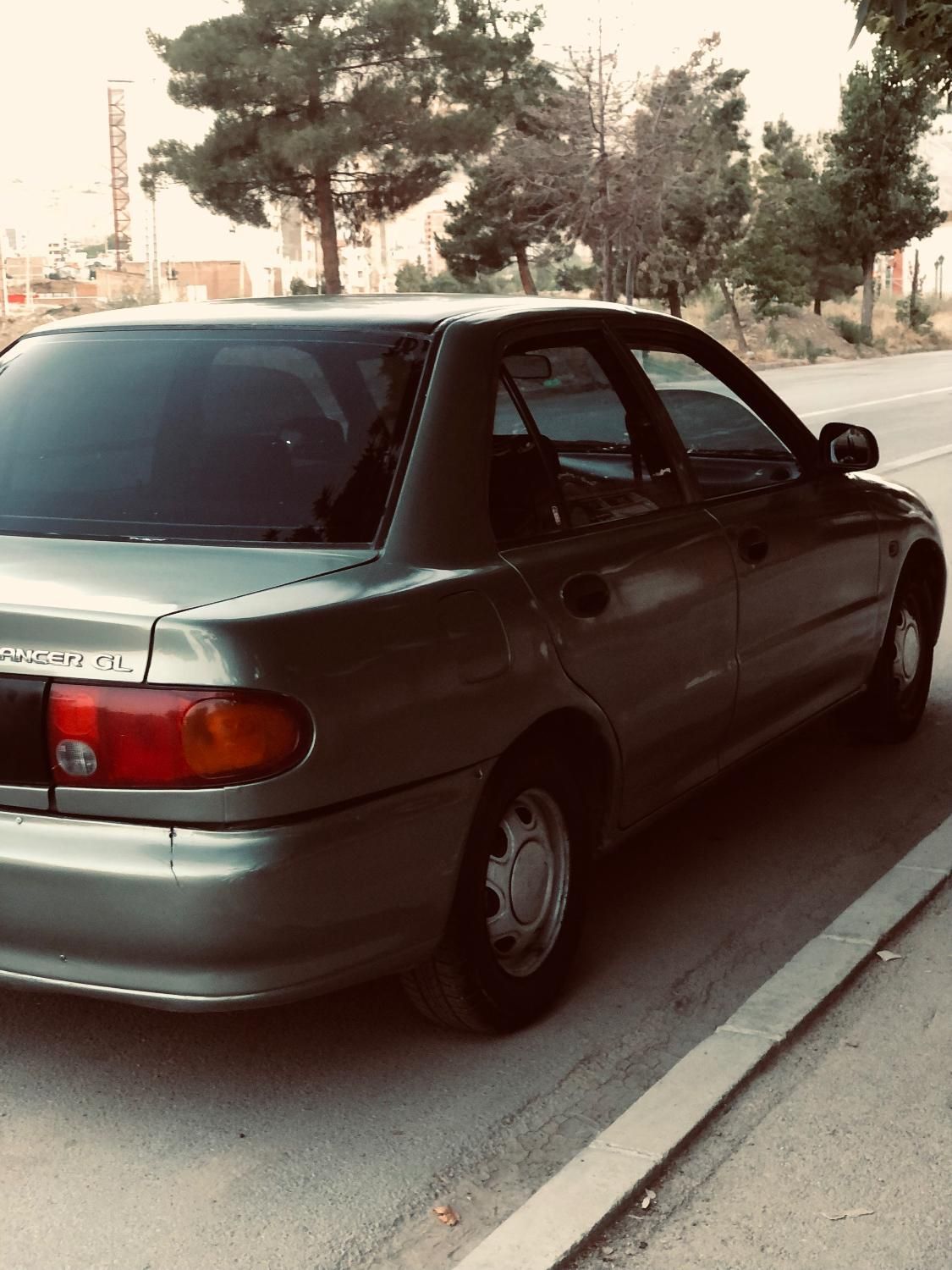 میتسوبیشی لنسر 1.6 لیتر دنده ای - 1992