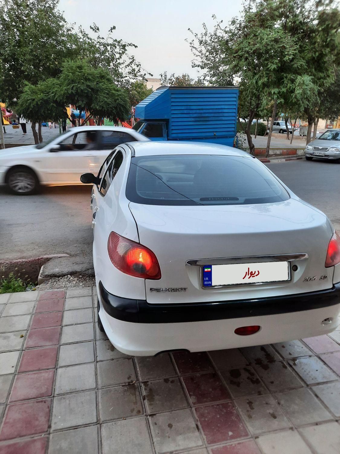 پژو ۲۰۶ صندوق دار v8 - 1389