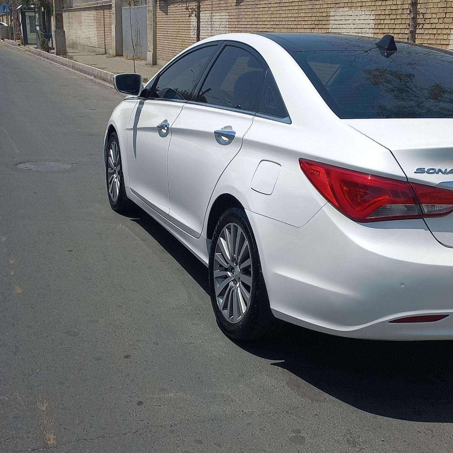 هیوندای سوناتا فول YF - 2014