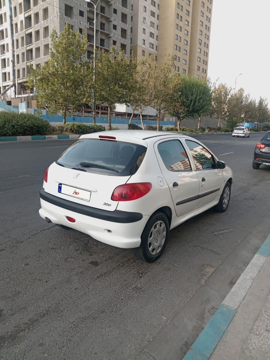پژو 206 تیپ 5 - 1396