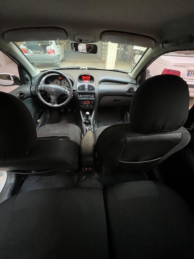 پژو ۲۰۶ صندوق دار v8 - 1399