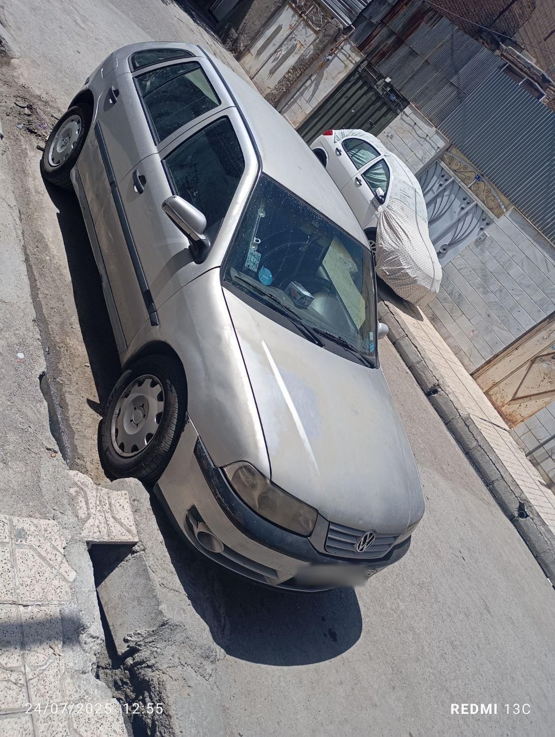 خودرو فولکس، گل آگهی ann_19533941