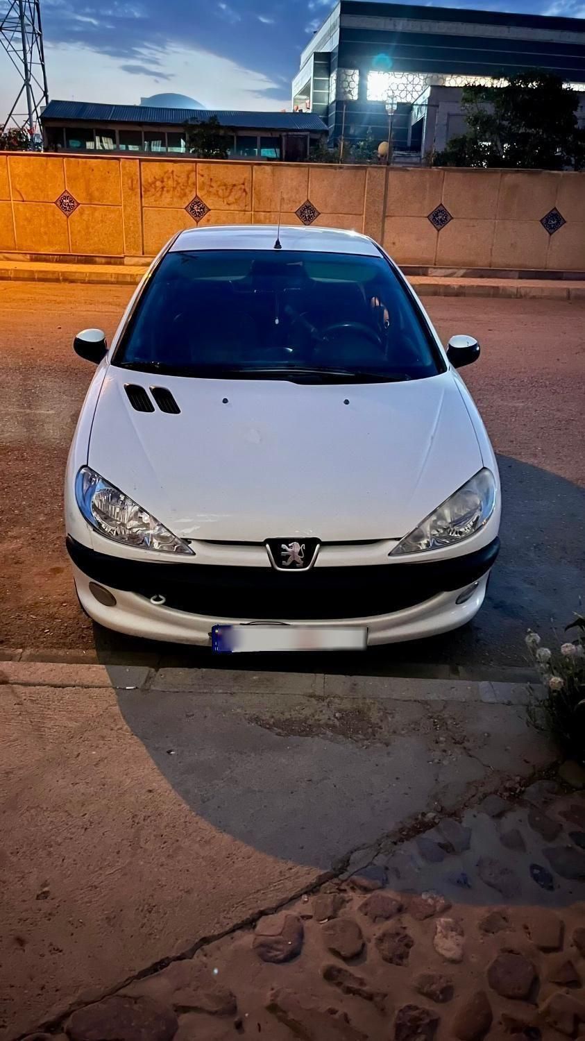 پژو ۲۰۶ صندوق دار v8 - 1393