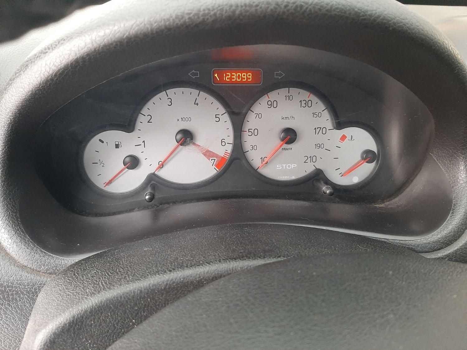 پژو ۲۰۶ صندوق دار v8 - 1395