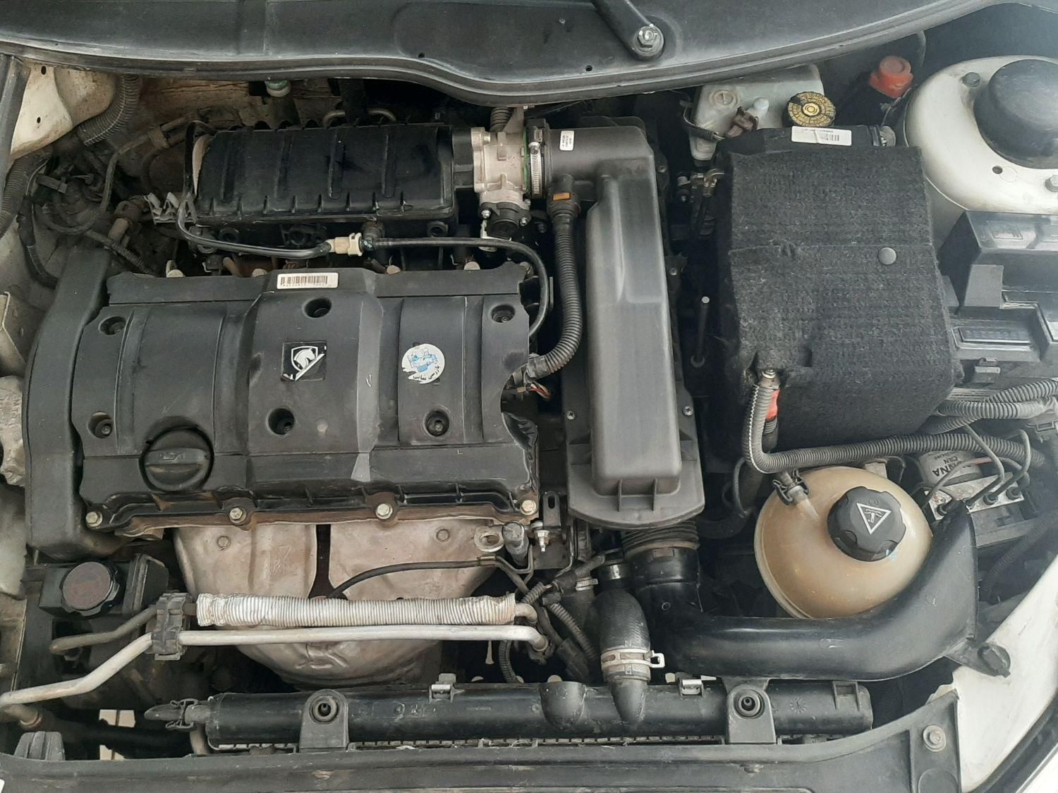 پژو ۲۰۶ صندوق دار v8 - 1395
