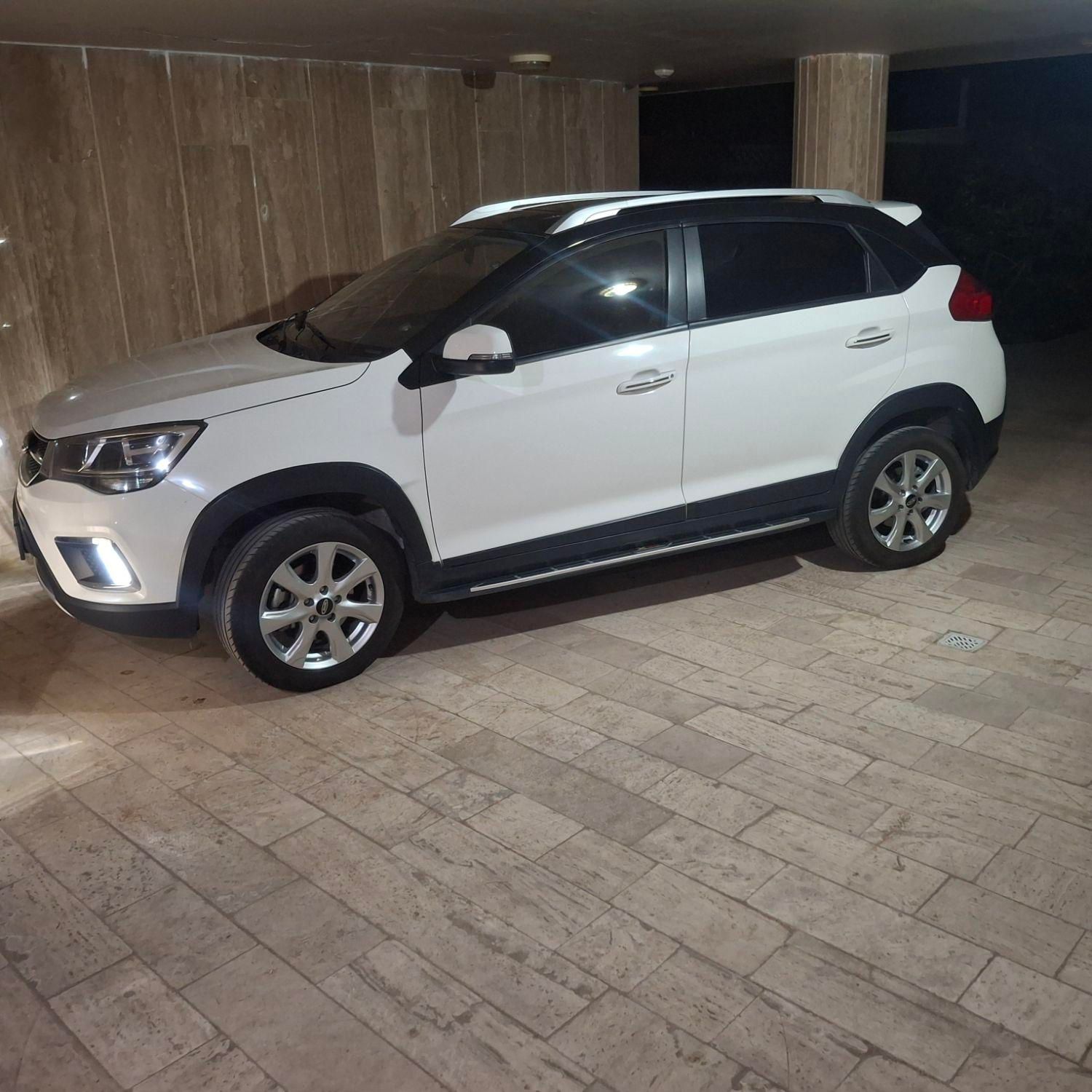 خودرو ام وی ام، X22 آگهی ann_19534587