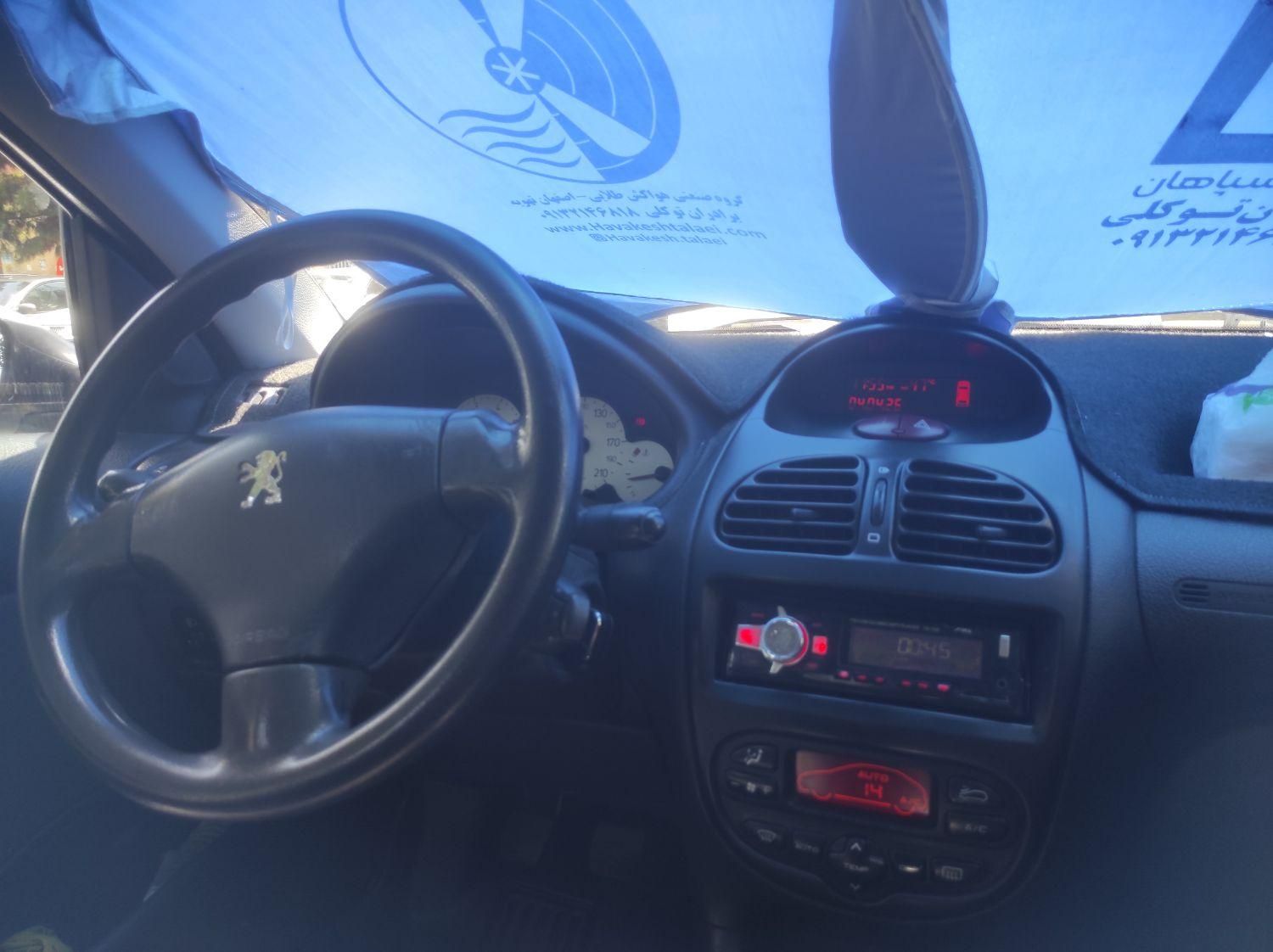 پژو ۲۰۶ صندوق دار v8 - 1392