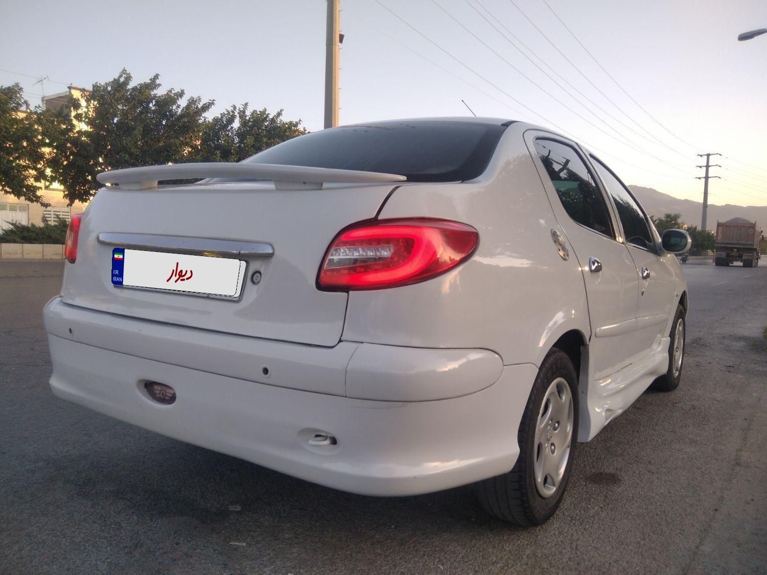 پژو ۲۰۶ صندوق دار v8 - 1396