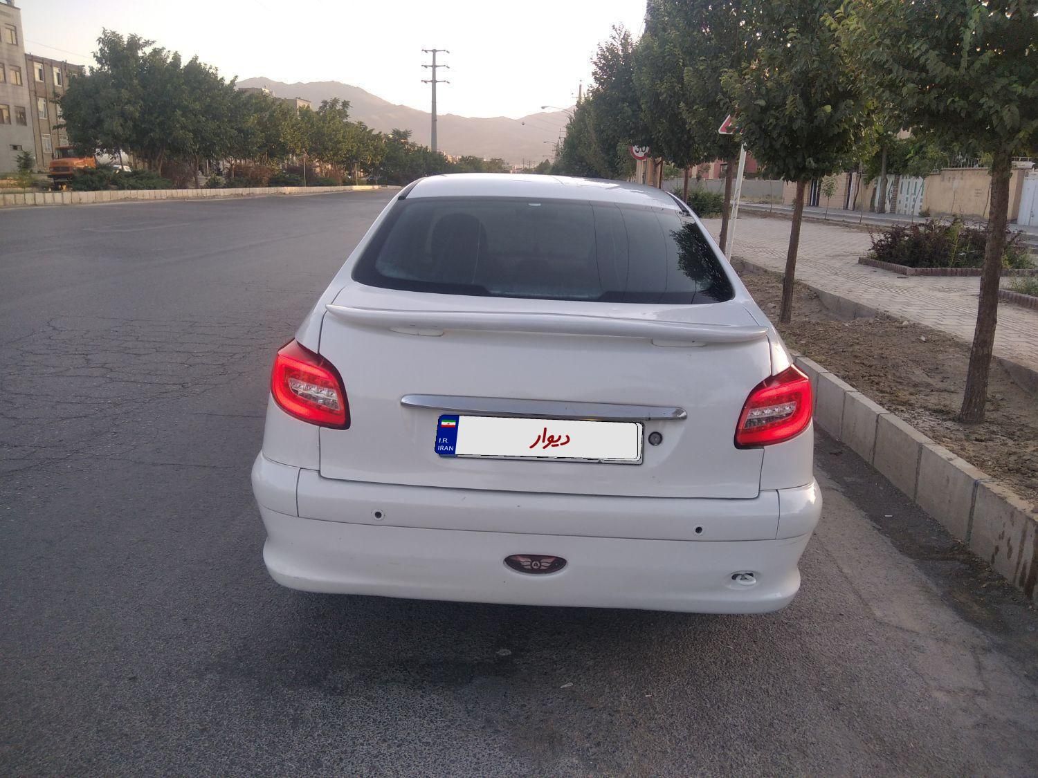 پژو ۲۰۶ صندوق دار v8 - 1396