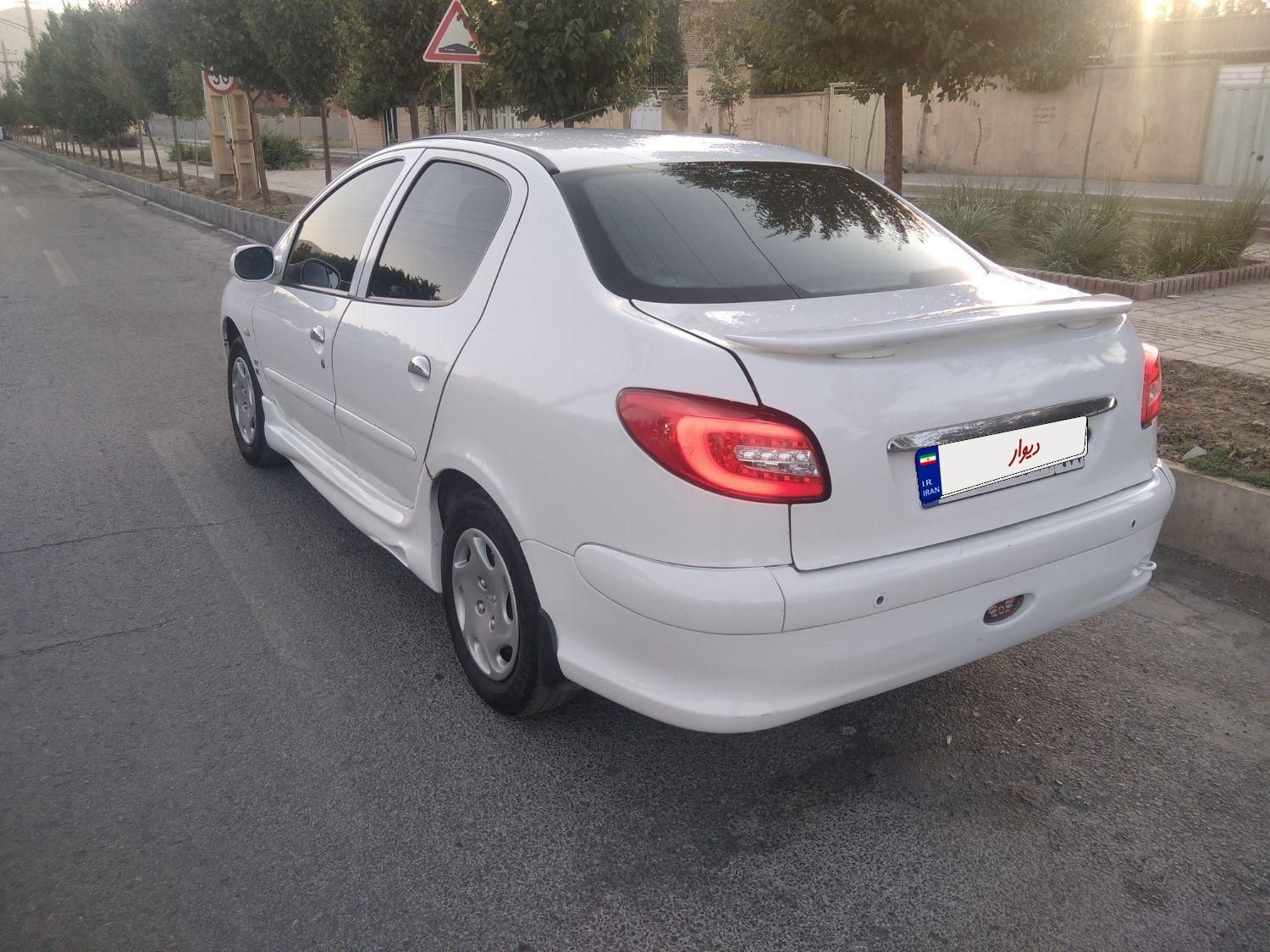 پژو ۲۰۶ صندوق دار v8 - 1396