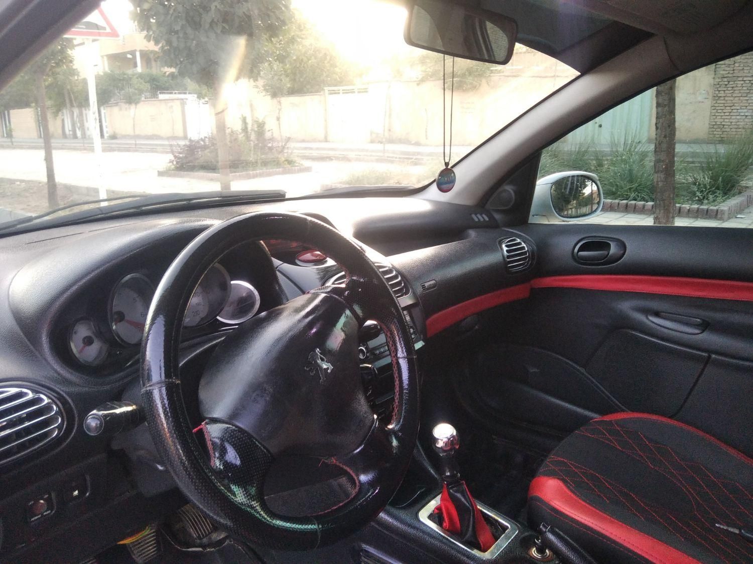 پژو ۲۰۶ صندوق دار v8 - 1396