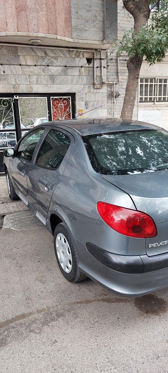 پژو ۲۰۶ صندوق دار v8 - 1390