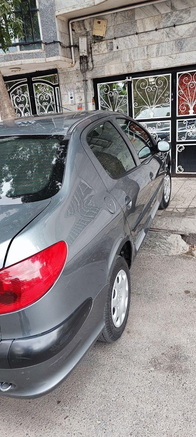 پژو ۲۰۶ صندوق دار v8 - 1390