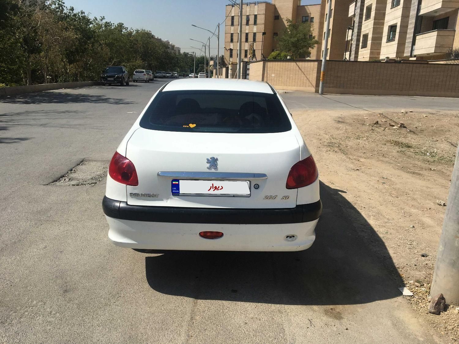 پژو ۲۰۶ صندوق دار v8 - 1391