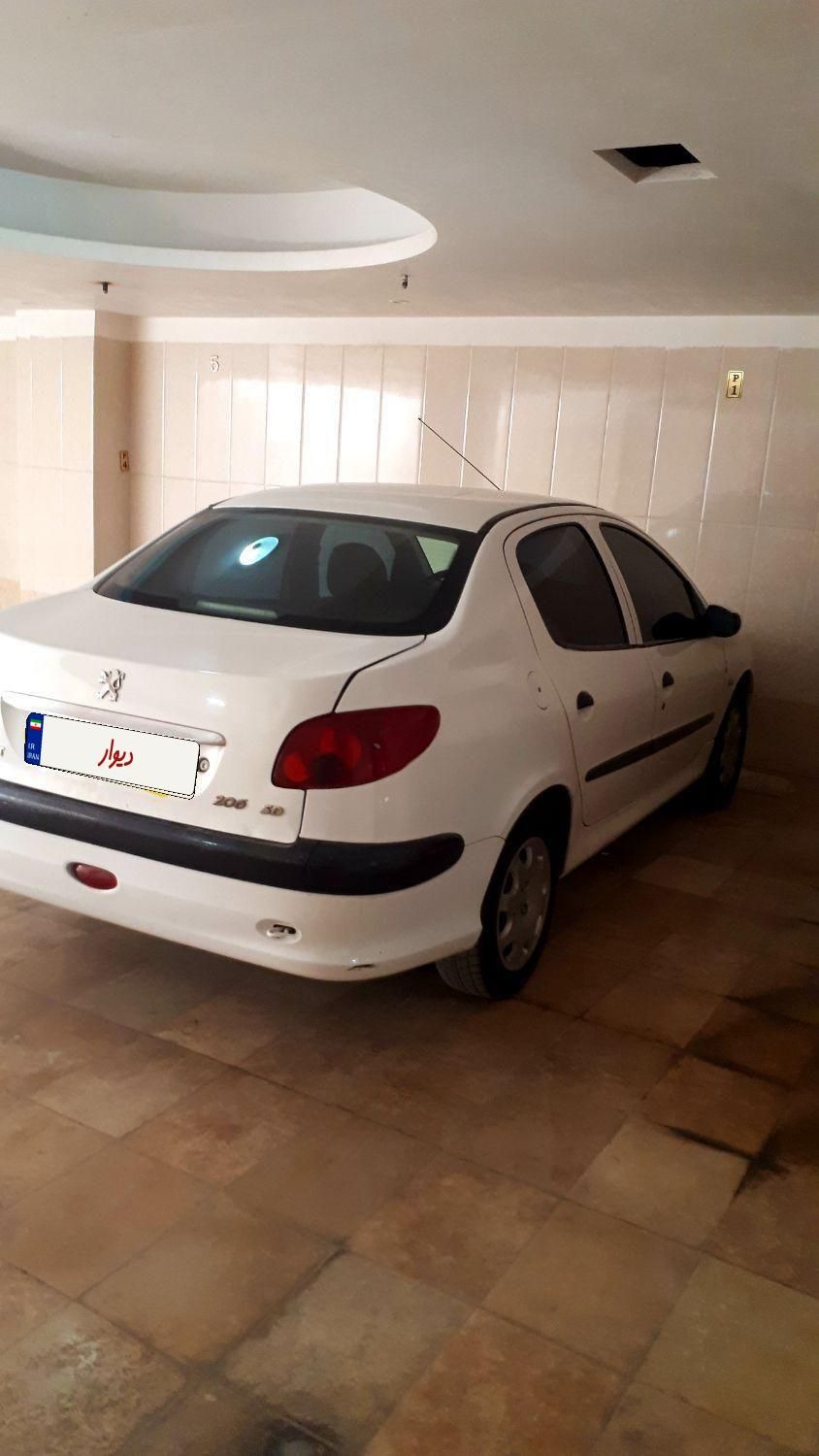 پژو ۲۰۶ صندوق دار v8 - 1394