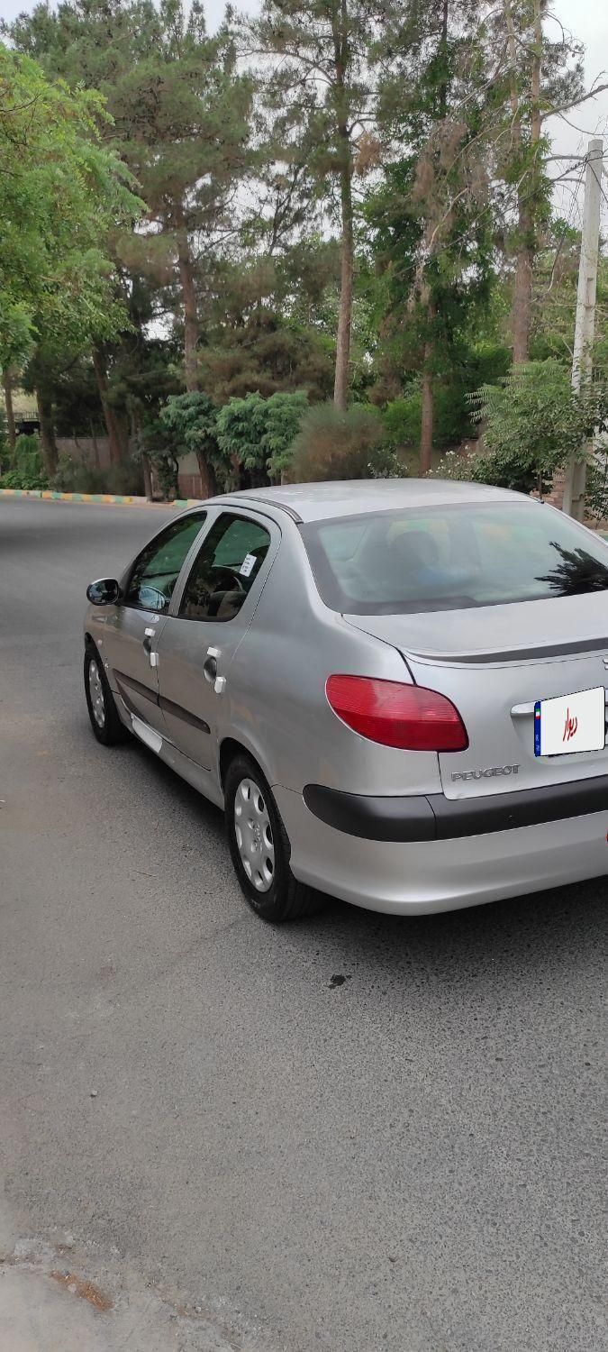 پژو ۲۰۶ صندوق دار v8 - 1385