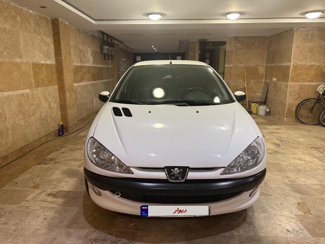 پژو ۲۰۶ صندوق دار v8 - 1395