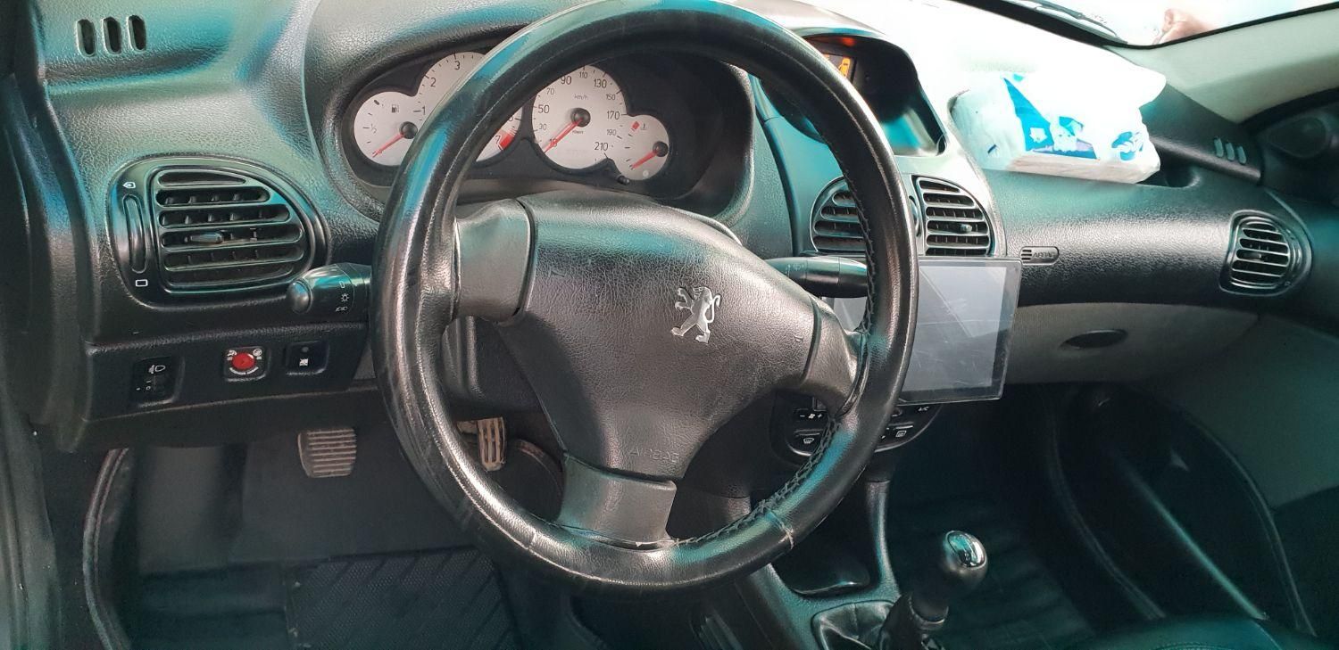 پژو ۲۰۶ صندوق دار v8 - 1393