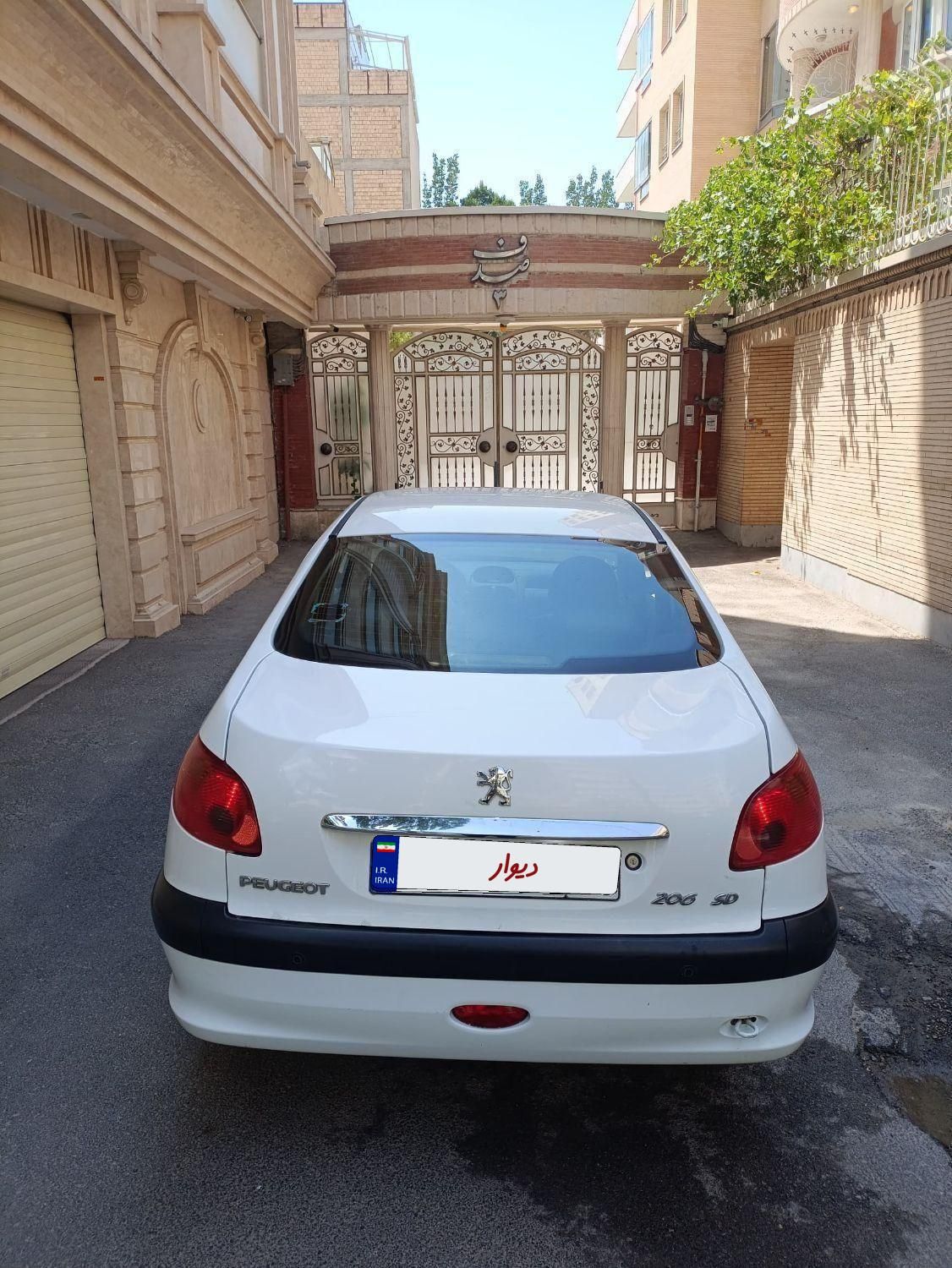 پژو ۲۰۶ صندوق دار v8 - 1395
