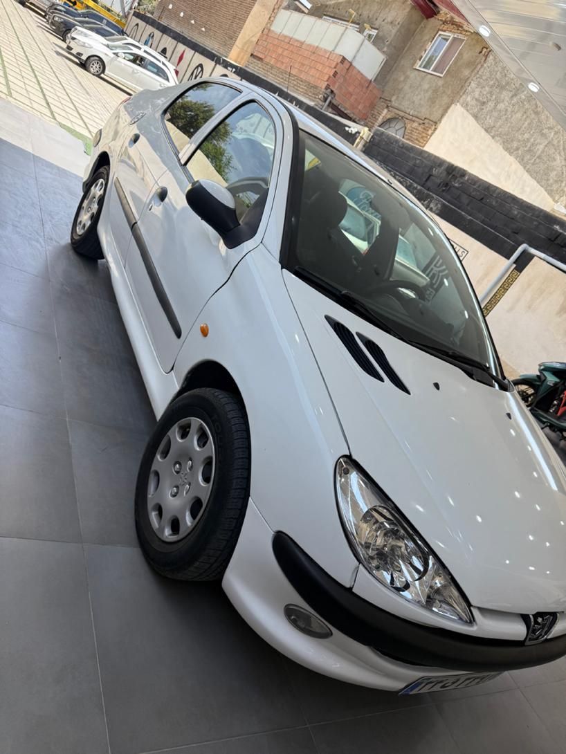 پژو ۲۰۶ صندوق دار v8 - 1395