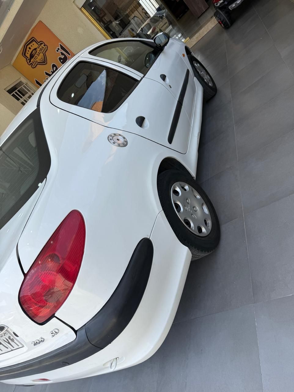 پژو ۲۰۶ صندوق دار v8 - 1395